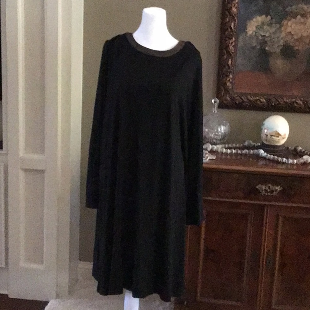 J Jill Black dress with back pleat.